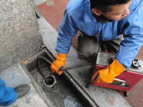 桑珠孜疏通下水道