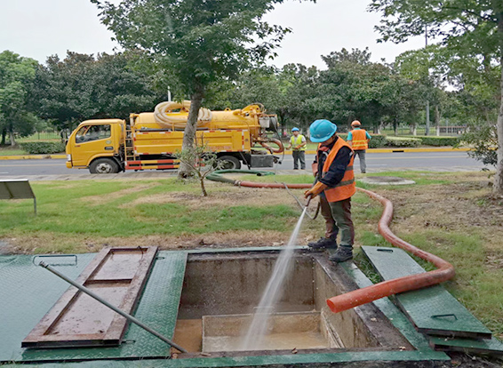 桑珠孜化油池清理